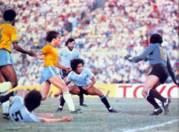 Uruguay-Brasile 2-1, la decisiva rete di Waldemar Victorino all'80'